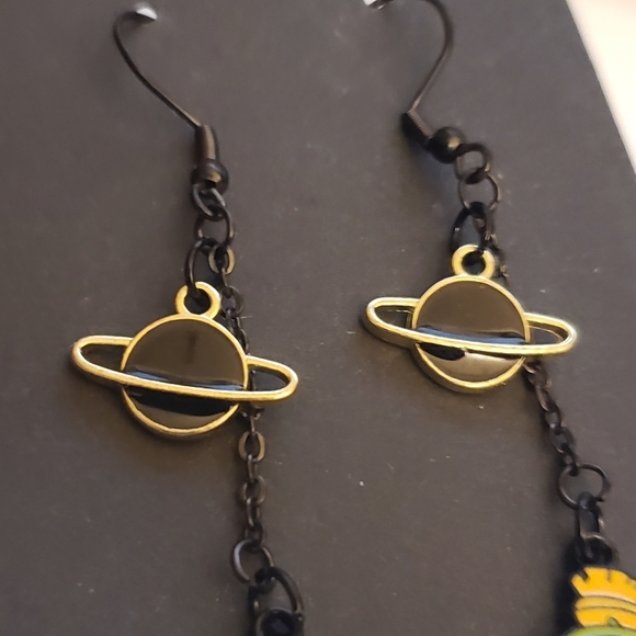 Handmade Marvin the Martian Planet Chain Dangle Earrings - Picture 3 of 3